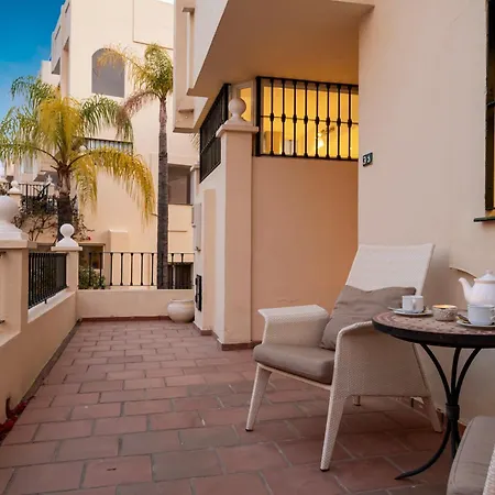 Holiday home La Quinta Hills - Modern Andalusian-style With Rooftop Terrace *