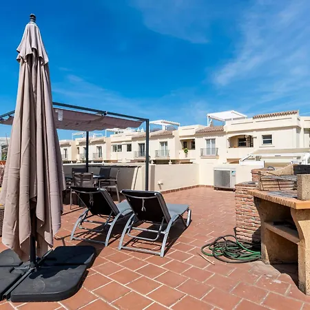 Holiday home La Quinta Hills - Modern Andalusian-style With Rooftop Terrace *