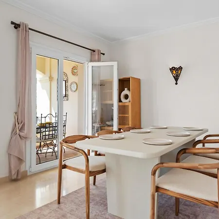 La Quinta Hills - Modern Andalusian-style With Rooftop Terrace Holiday home *