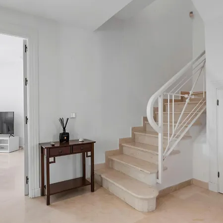 La Quinta Hills - Modern Andalusian-style With Rooftop Terrace * Marbella