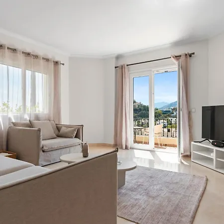 Holiday home La Quinta Hills - Modern Andalusian-style With Rooftop Terrace *